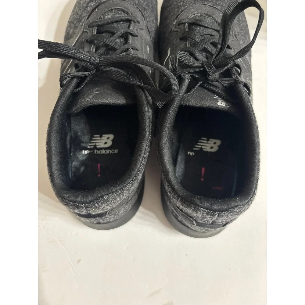 New Balance 400 Black /Gray Sneakers (sz. 11)
